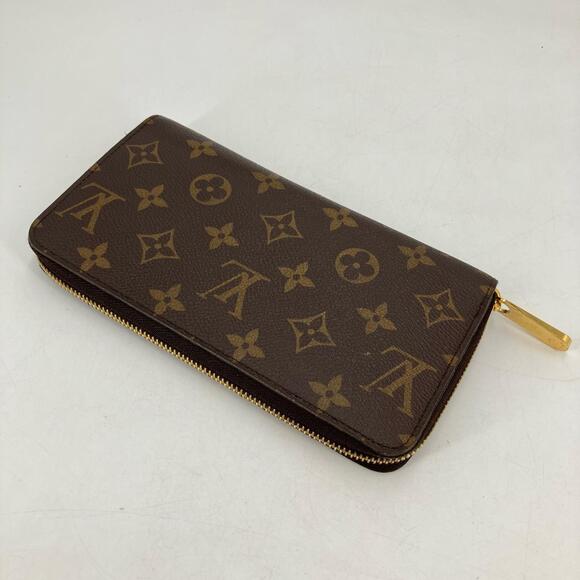 Louis Vuitton Zippy Wallet - Picture 6 of 13